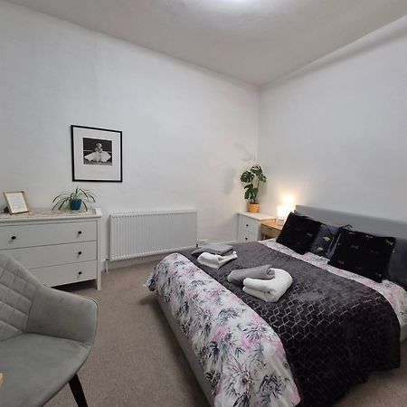 Stylish And Bright Flat In London N8 Turnpike Lane - Piccadilly Line Apartment Exterior photo